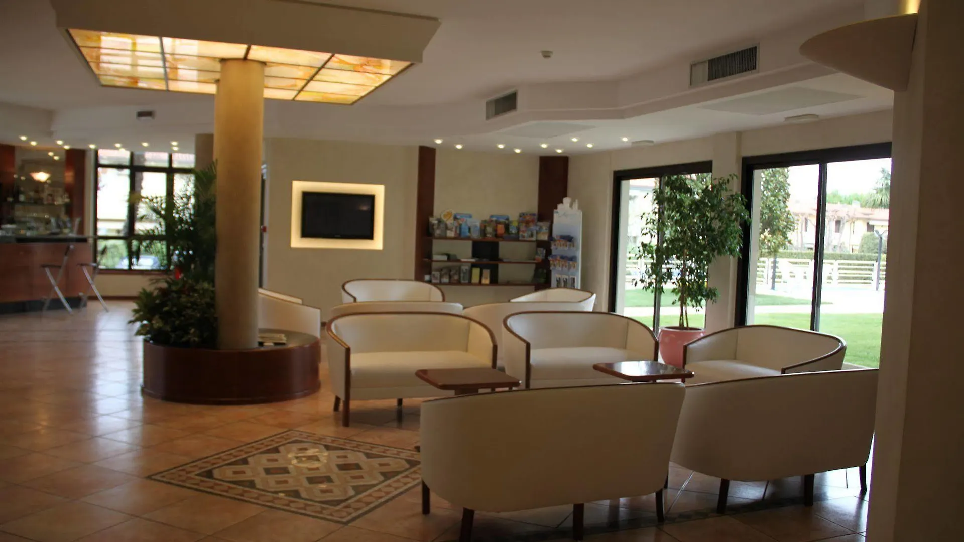 Hotel Porto Azzurro Sirmione 3*,  Italy