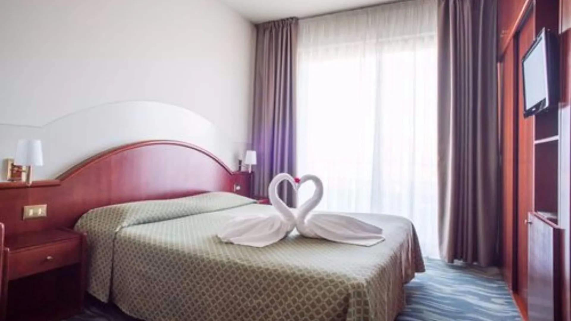 Hotel Porto Azzurro Sirmione 3*,